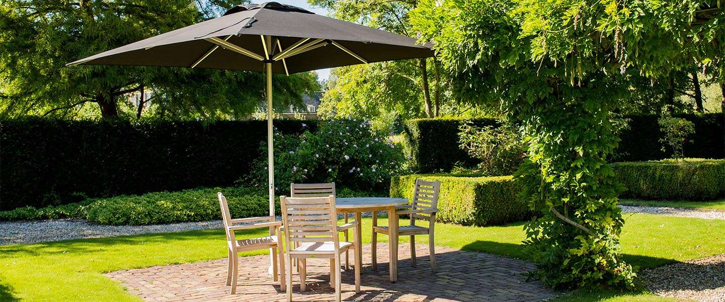 ​Maak uw tuin of terras zomerklaar met een mooie parasol