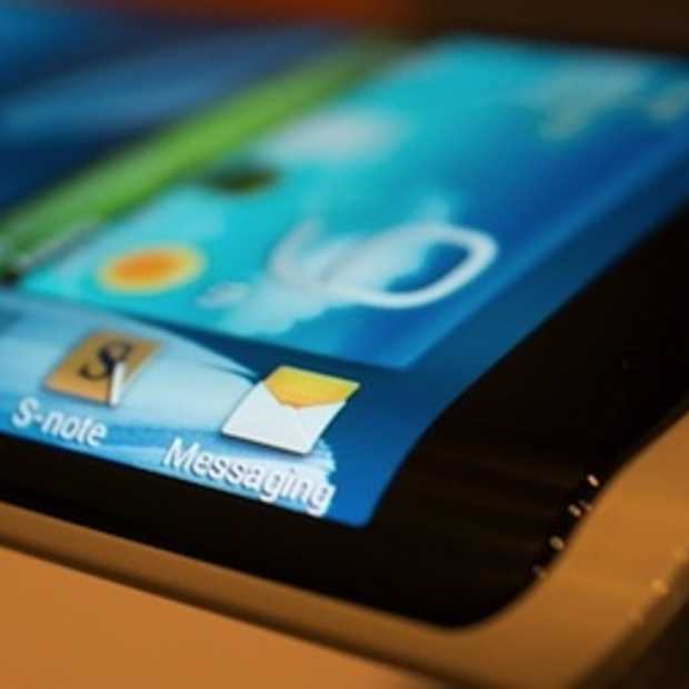 Samsung Flexible Smartphone Display: 'YOUM'